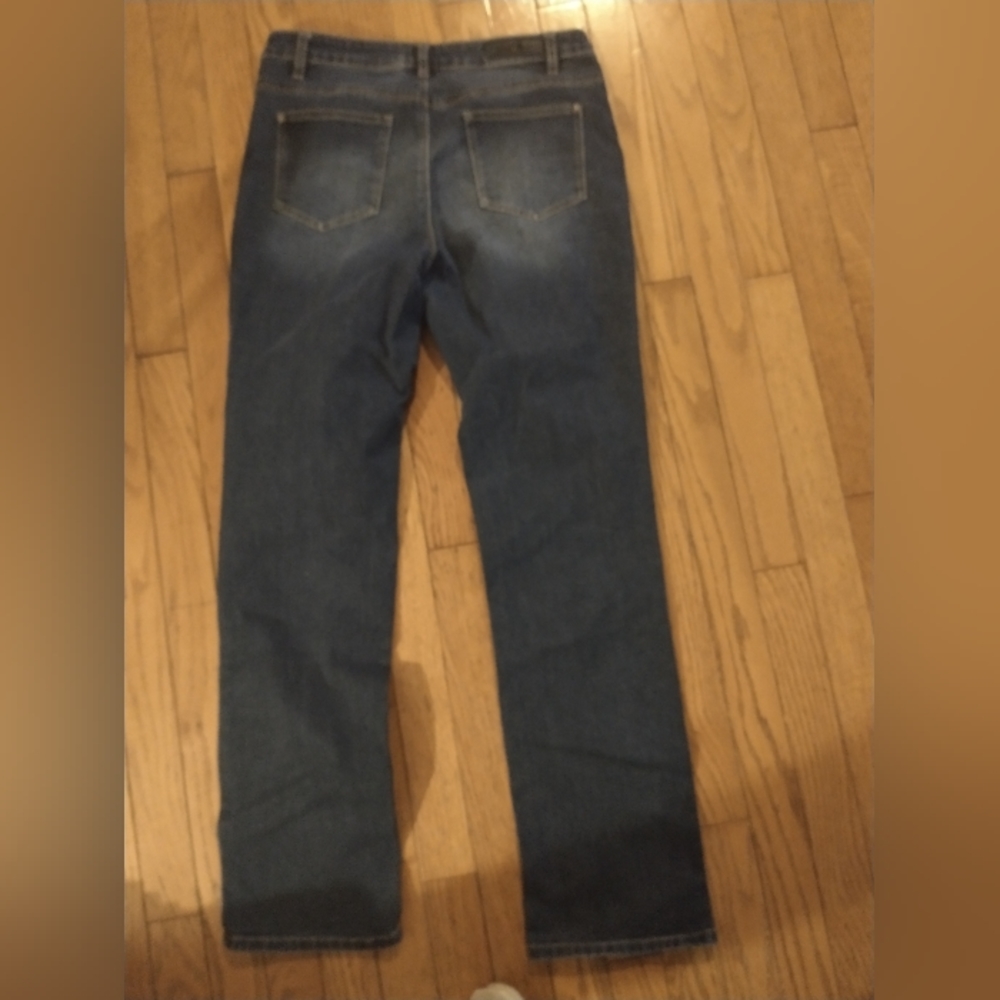 Jeans - Picture 2 of 3